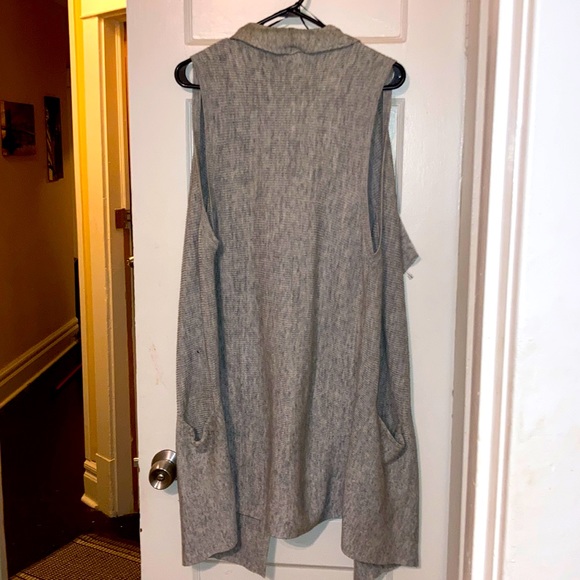Long Grey cardigan w/ pockets - Picture 3 of 3